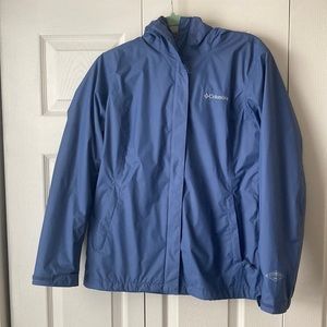 Light blue Columbia Rain jacket. Hardly worn and like new. Size Women’s Medium.